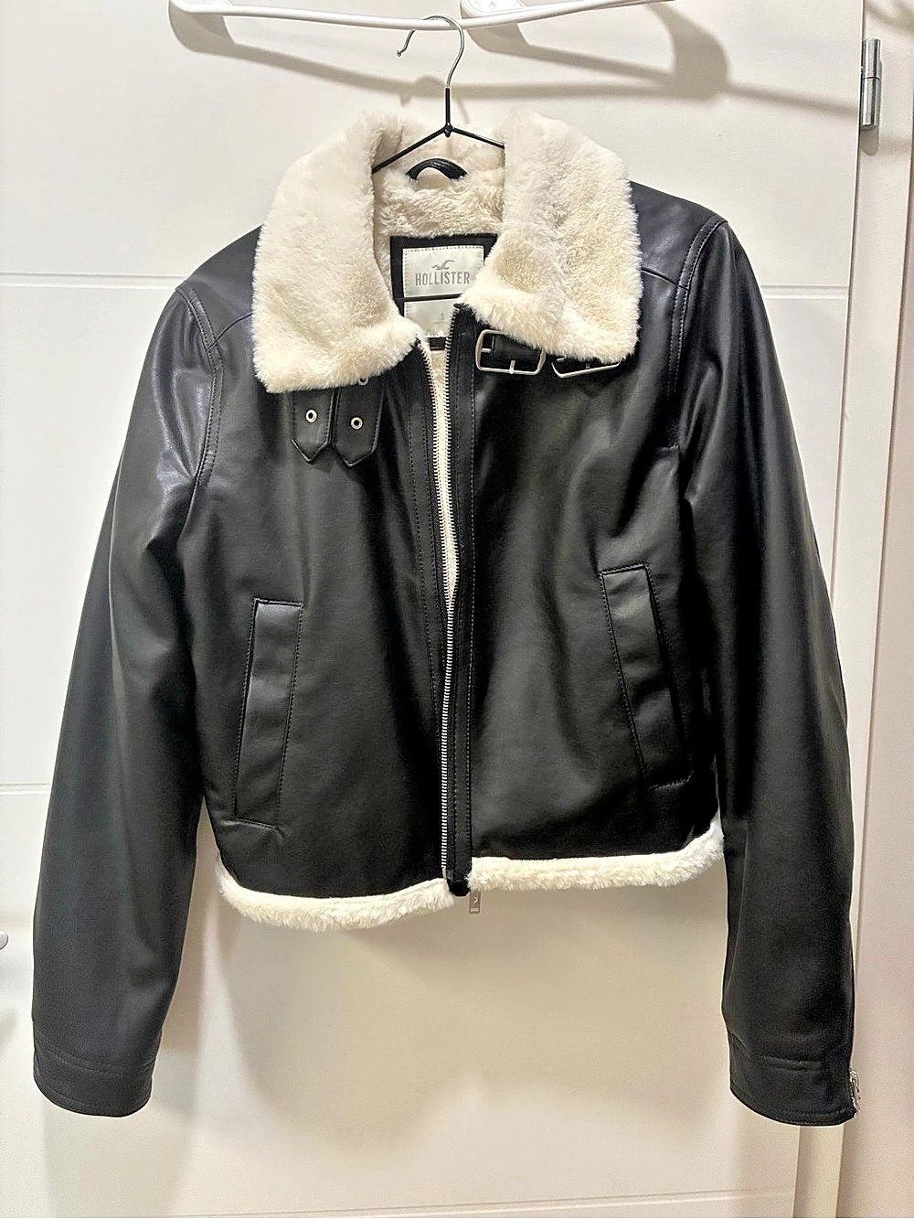 Hollister Faux Fur-Lined Vegan Leather Crop Biker Jacket Black S